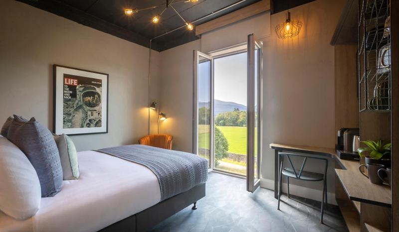 Hotel67 Killarney Bagian luar foto